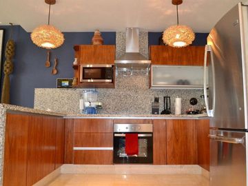 Penthouse con alberca privada, a 300 metros de la playa a pasos de la Quinta Ave