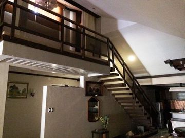 With Swimming Pool House and Lot for Rent in Angeles City