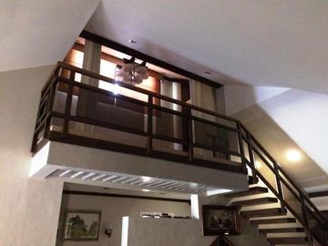 With Swimming Pool House and Lot for Rent in Angeles City