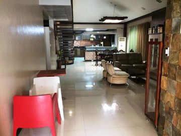With Swimming Pool House and Lot for Rent in Angeles City