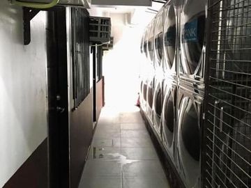 MALIBAY PASAY CITY NEAR EDSA 25-ROOMS STAFF HOUSE BLDG