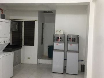 MALIBAY PASAY CITY NEAR EDSA 25-ROOMS STAFF HOUSE BLDG