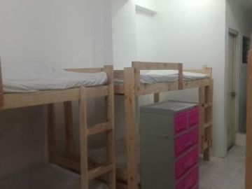 MALIBAY PASAY CITY NEAR EDSA 25-ROOMS STAFF HOUSE BLDG