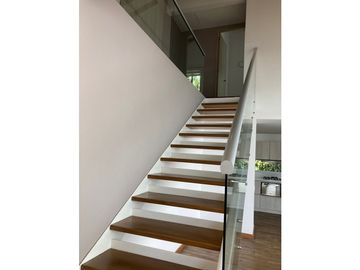 Hermosa Casa en Unidad Cerrada en El Retiro