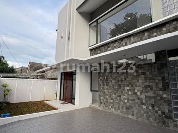 Rumah Dijual Minimalis Modern Siap Transaksi Lokasi Bagus di Bsd Kencana Loka