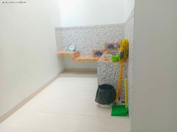RUMAH BANGUNAN BARU SIAP HUNI DI NGAGEL WASANA , Murah