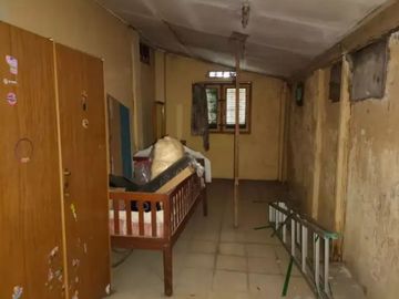 Dijual rumah di Donokerto Surabaya
