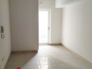 Disewa Murah Apartemen Springlake 2BR Kosong View Pool
