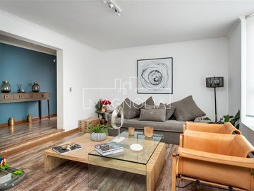 Casa en venta de 3 dorm 3 baños mas Serv en Lo Barnechea