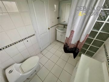 Casa en venta de 6 dorm. en Villa Alemana