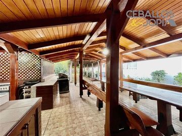 Casa en venta de 6 dorm. en Villa Alemana