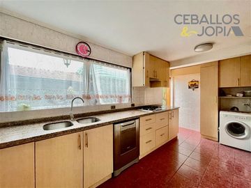 Casa en venta de 6 dorm. en Villa Alemana