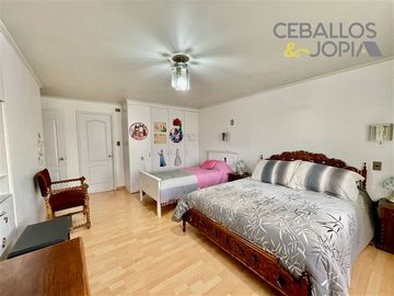 Casa en venta de 6 dorm. en Villa Alemana