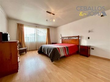 Casa en venta de 6 dorm. en Villa Alemana