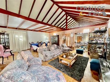 Casa en venta de 6 dorm. en Villa Alemana