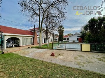 Casa en venta de 6 dorm. en Villa Alemana