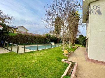 Casa en venta de 6 dorm. en Villa Alemana