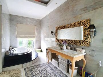 RUMAH LUXURIOUS at Jl BANGKA / KEMANG, JAKSEL