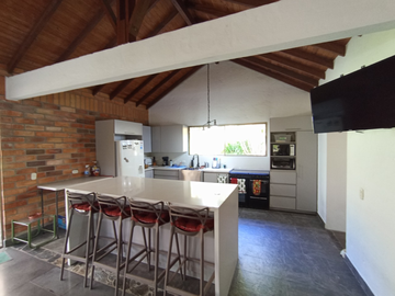 casa en arriendo/venta en lagos del retiro. Cod V400495