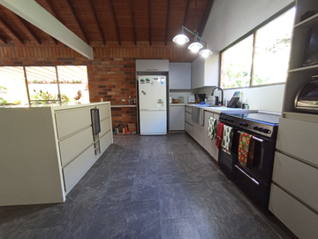 casa en arriendo/venta en lagos del retiro. Cod V400495