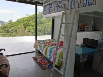 CASA EN RENTA Y VENTA CON IMPRESIONANTE VISTA AL LAGO