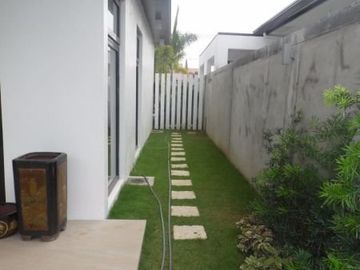 Elegant Fully Furnished House for Sale with Pool in Hensonville Angeles City Near SM Clark