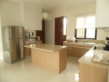 Elegant Fully Furnished House for Sale with Pool in Hensonville Angeles City Near SM Clark