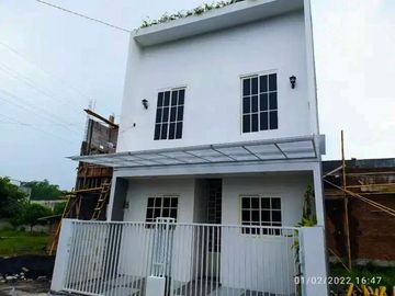Rumah Kost 8 Kamar Luas 77 di Akordion Sukarno Hatta Malang