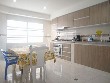 casa en venta en el tabor. Cod V100126