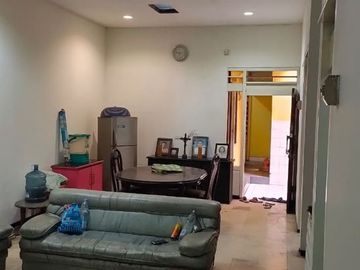 Rumah disewakan Dukuh Kupang Barat Surabaya
