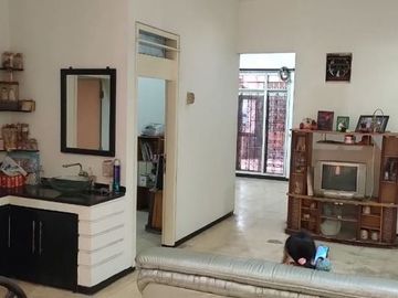 Rumah disewakan Dukuh Kupang Barat Surabaya