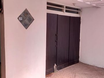 Rumah disewakan Dukuh Kupang Barat Surabaya