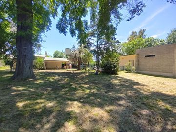 Venta Casa Quinta Rodríguez 4 ambientes