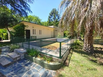 Venta Casa Quinta Rodríguez 4 ambientes
