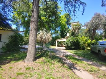 Venta Casa Quinta Rodríguez 4 ambientes