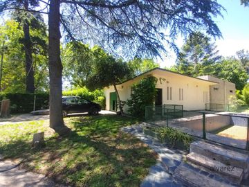 Venta Casa Quinta Rodríguez 4 ambientes