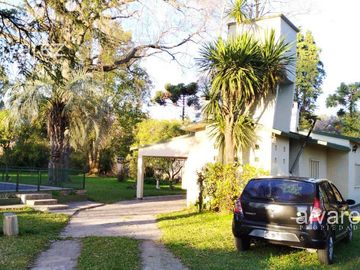 Venta Casa Quinta Rodríguez 4 ambientes