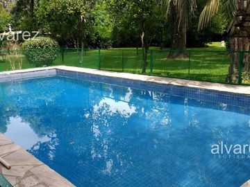 Venta Casa Quinta Rodríguez 4 ambientes