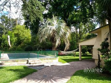 Venta Casa Quinta Rodríguez 4 ambientes