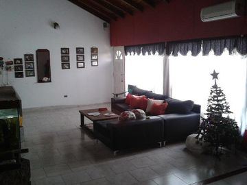 Propiedad para 2 familias proxima acceso Oeste