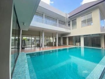 Rumah Mewah Kolam Renang Graha Natura Surabaya Barat *DN
