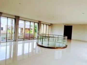 Rumah Mewah Kolam Renang Graha Natura Surabaya Barat *DN