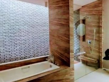 Rumah Mewah Kolam Renang Graha Natura Surabaya Barat *DN