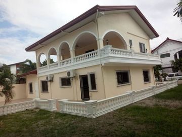 Spacious House for SALE with 4 Bedroom in Friendship Angeles City
