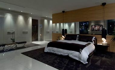 4BR House and Lot in QC near Fisher mall, Capitol med, GMA, Timog, tomas morato,scts.