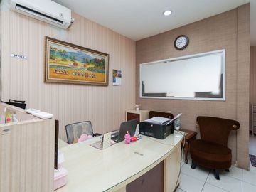 Ruko Strategis 14 Menit ke Gerbang Tol Jati Asih 2 Siap Huni J-51877