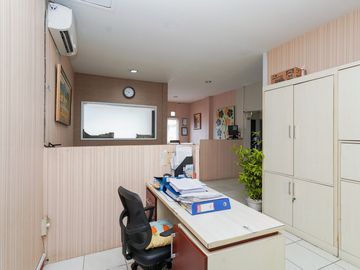Ruko Strategis 14 Menit ke Gerbang Tol Jati Asih 2 Siap Huni J-51877