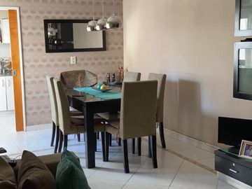 PH 3 AMBIENTES, PRIMER PISO POR ESCALERA, MUY BUEN ESTADO, POCAS UNIDADES, BAJAS EXPENSAS