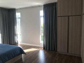5 Bedroom House for sale at Siwalee Lakeview