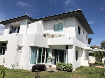 5 Bedroom House for sale at Siwalee Lakeview